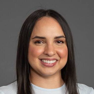A headshot of Mariela Roman, PA